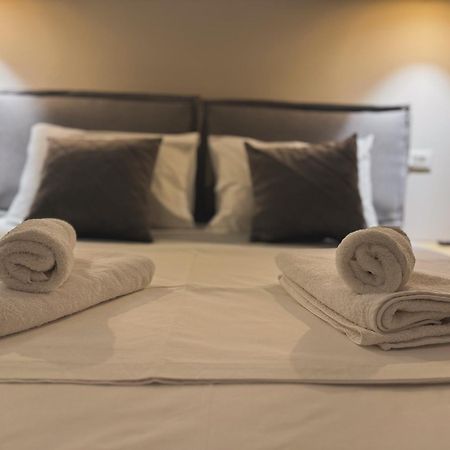 Ion Rooms Himare Buitenkant foto