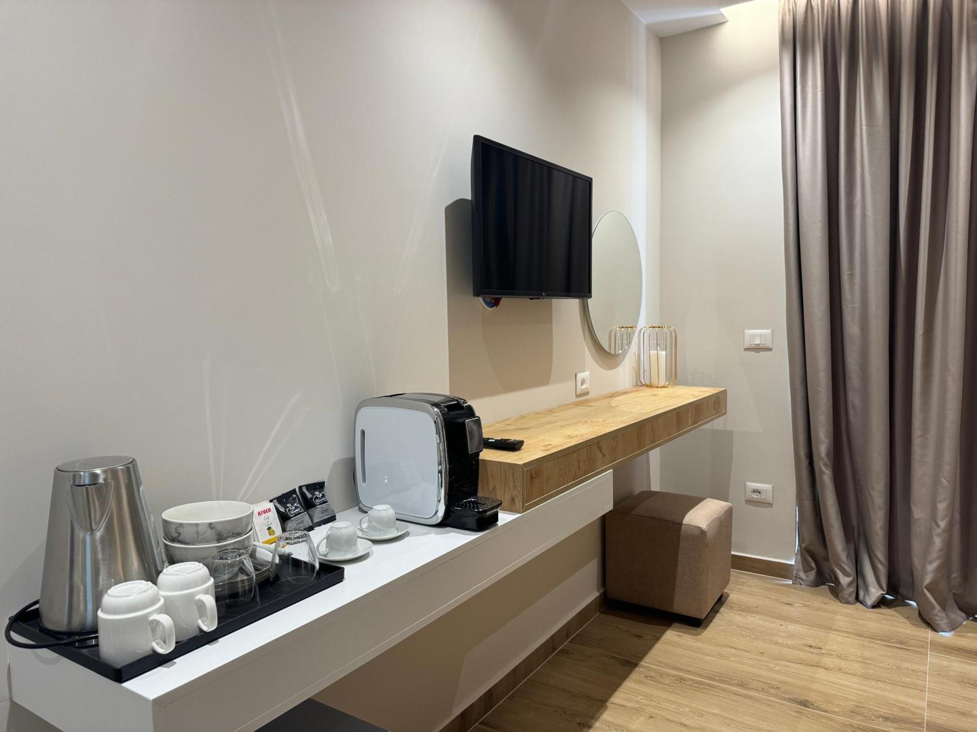 Ion Rooms Himare Buitenkant foto