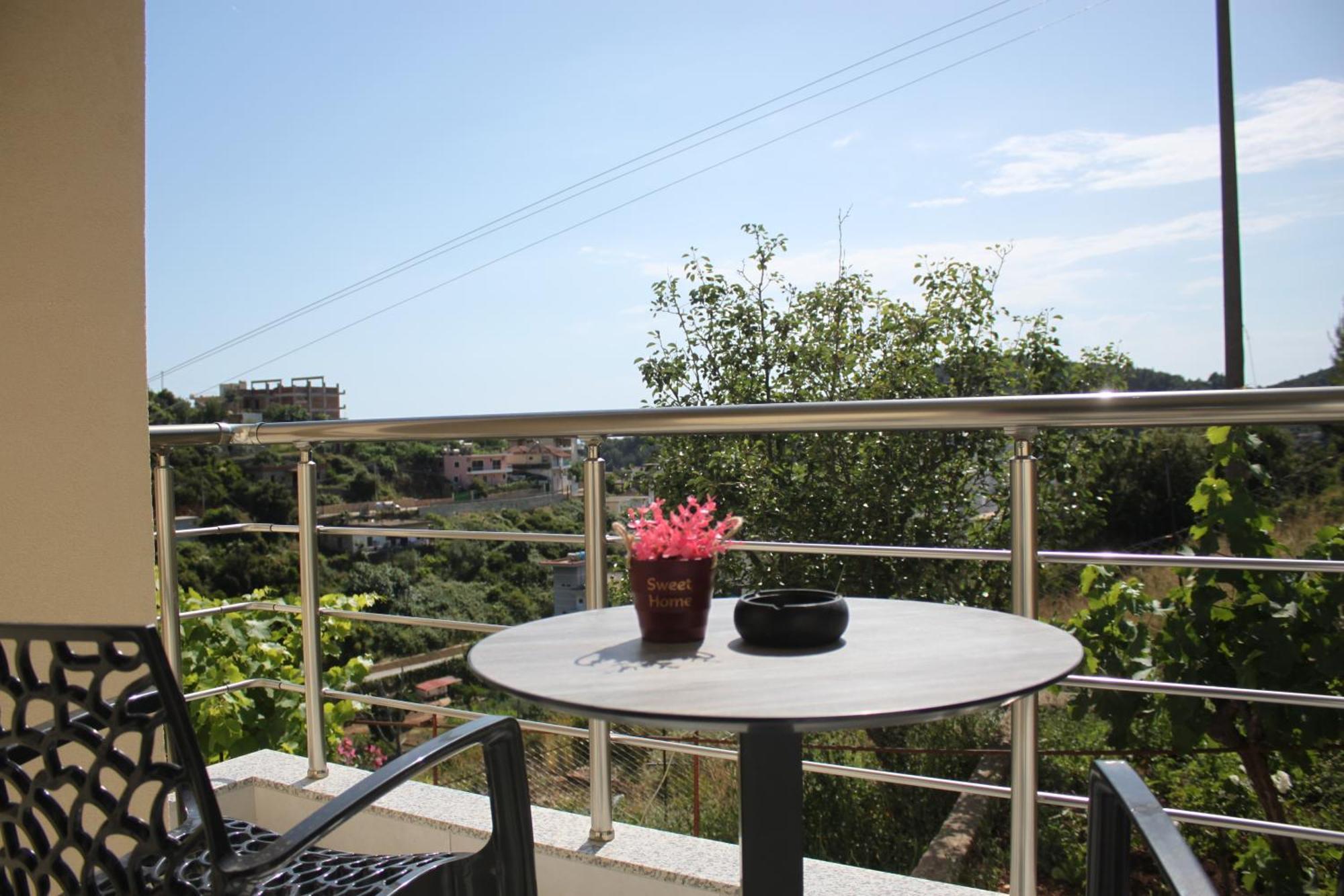 Ion Rooms Himare Buitenkant foto