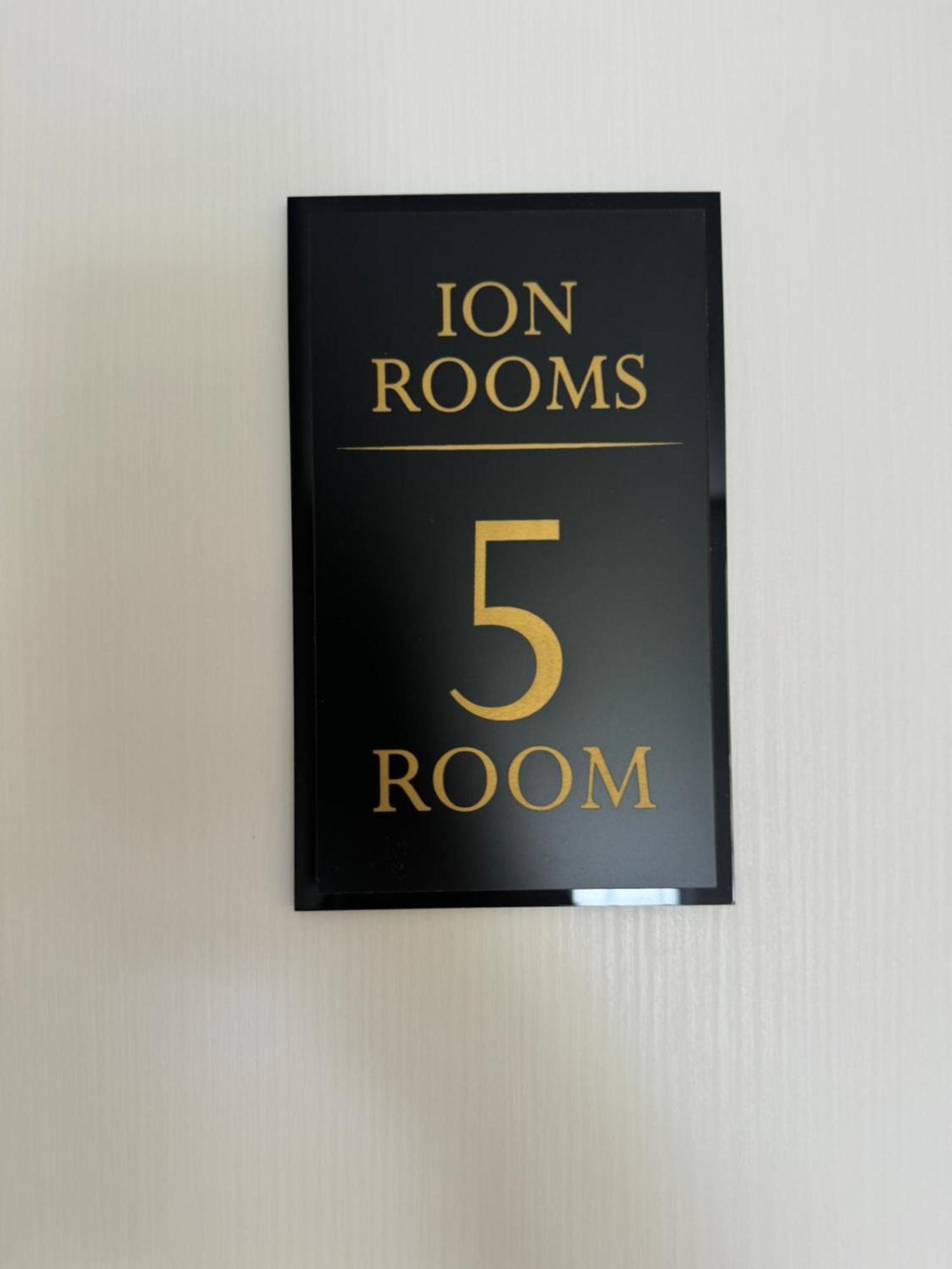 Ion Rooms Himare Buitenkant foto