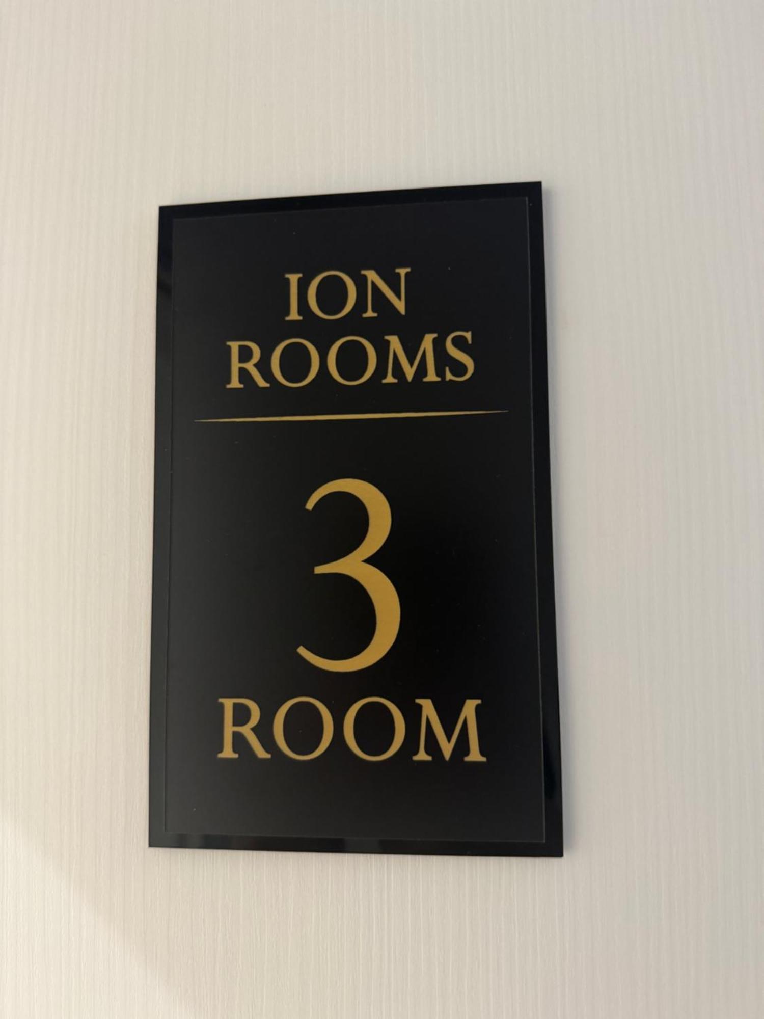 Ion Rooms Himare Buitenkant foto