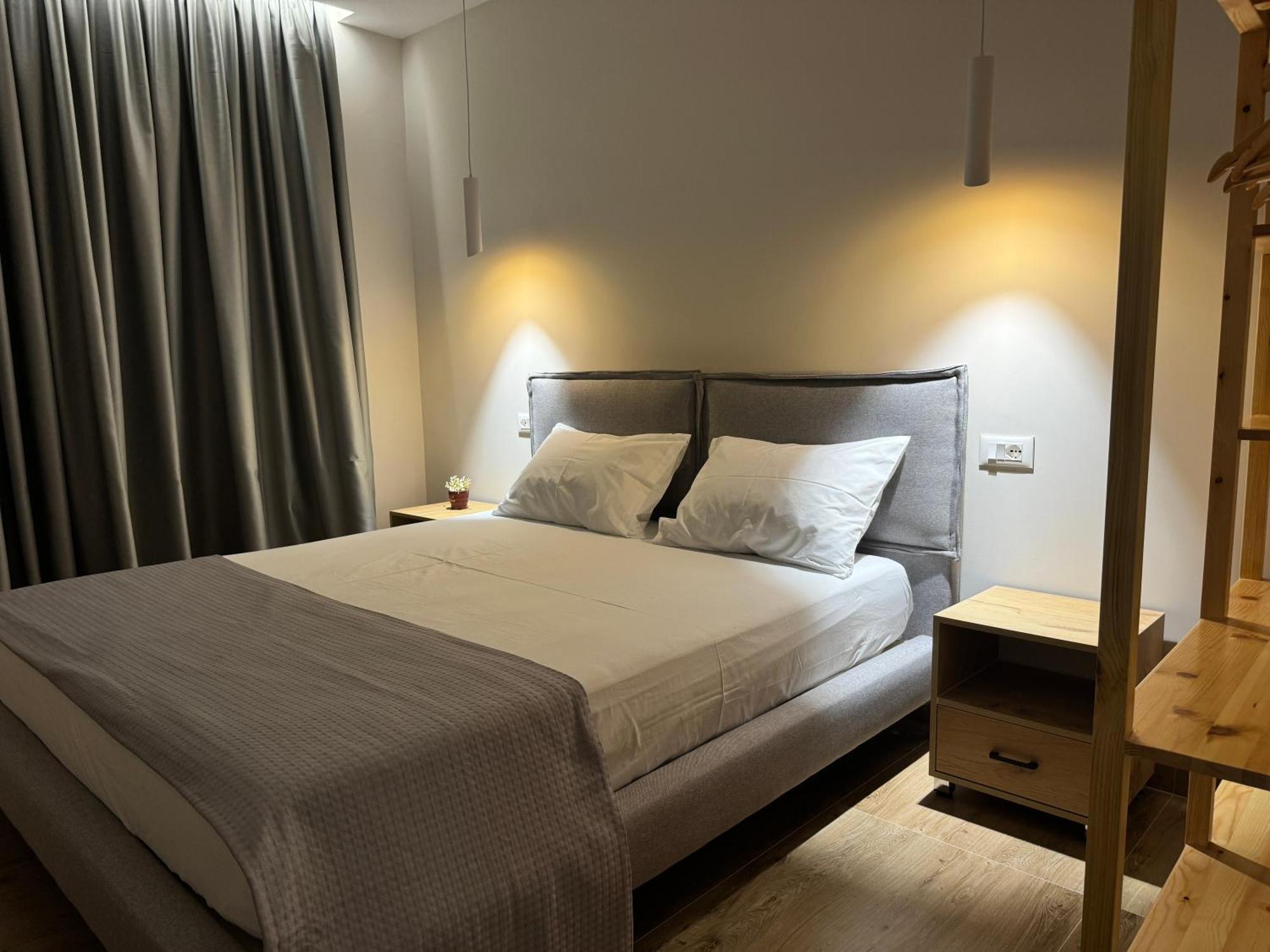 Ion Rooms Himare Buitenkant foto