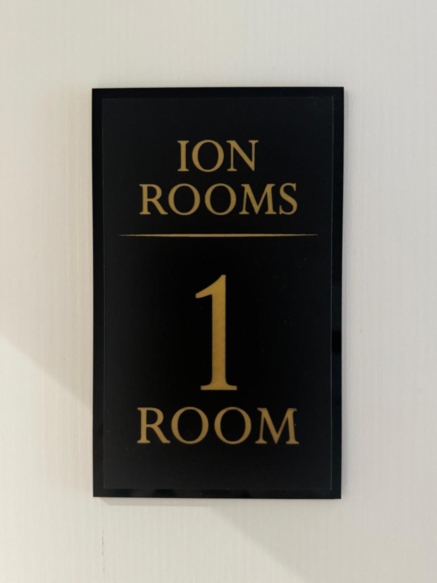 Ion Rooms Himare Buitenkant foto