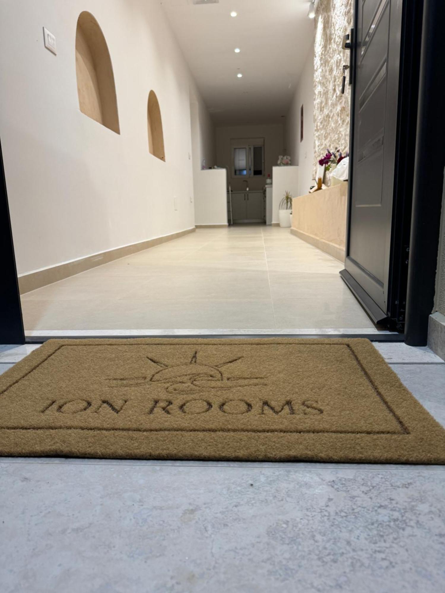 Ion Rooms Himare Buitenkant foto