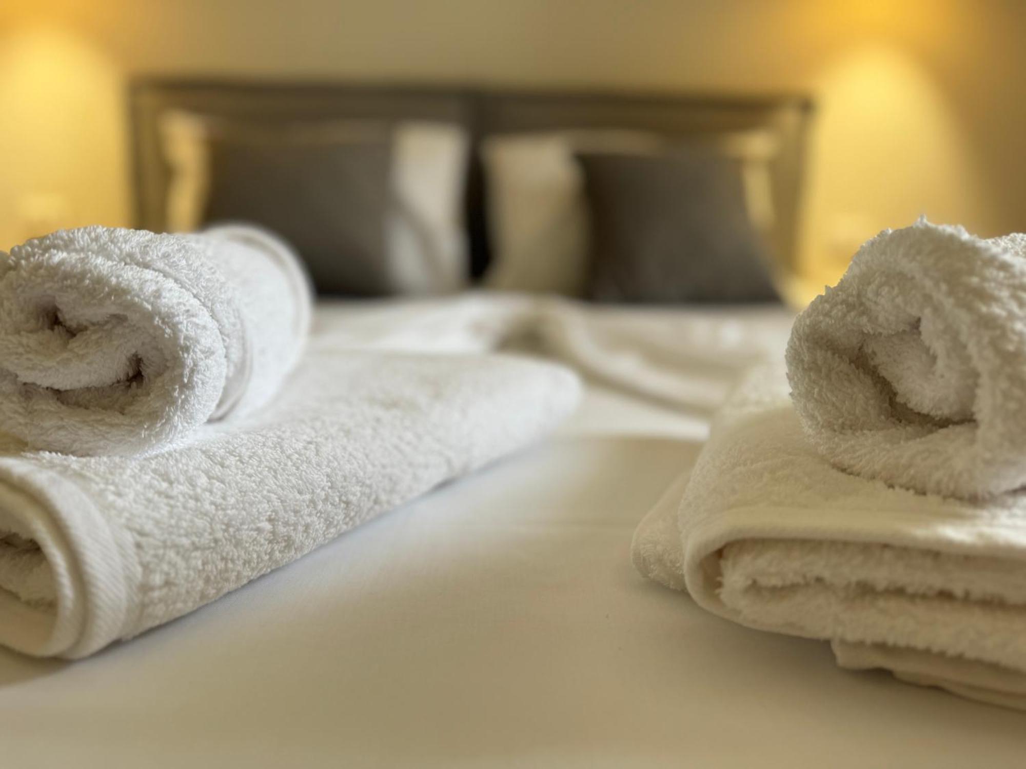 Ion Rooms Himare Buitenkant foto